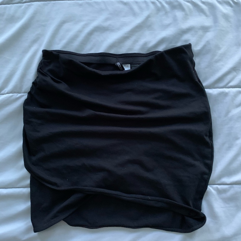 BLACK TIGHT WRAPPED BODYCON SKIRT